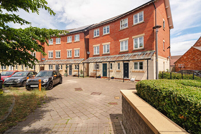 4 Bedroom Semi-Detached House For Sale In Fitzroy Circus, Portishead, BS20