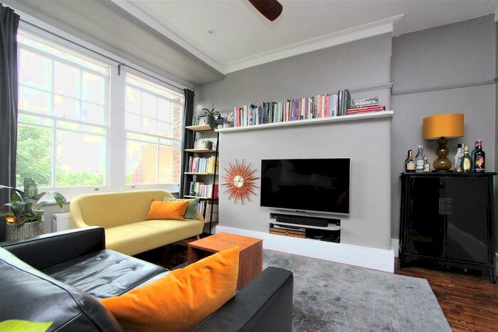 3 Bedroom Apartment To Rent In Fortis Green Road, Muswell Hill, N10