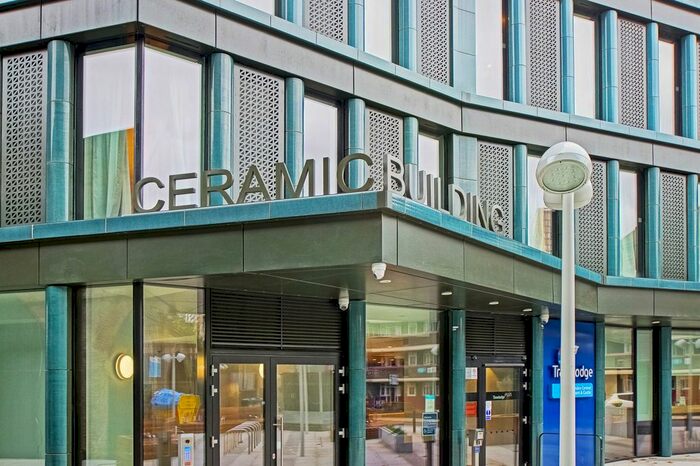 2 Bedroom Flat To Rent In B Newington Causeway, Elephant And Castle, London, SE1