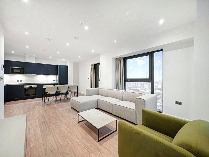 3 Bedroom Flat To Rent In Uncle Acton, Victoria Road, W3