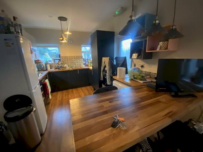 5 Bedroom House To Rent In Pentyrch Street, Cathays, Cardiff, CF24