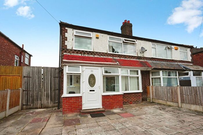 3 Bedroom Semi-Detached House For Sale In Brookthorpe Avenue, Manchester, M19