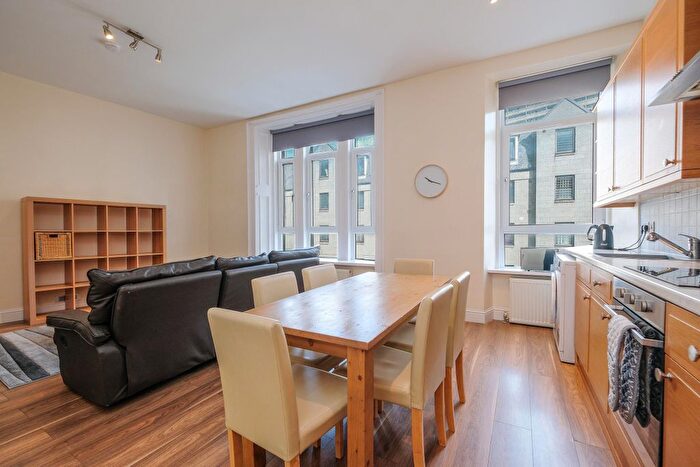 2 Bedroom Flat To Rent In George Street, Aberdeen, AB25