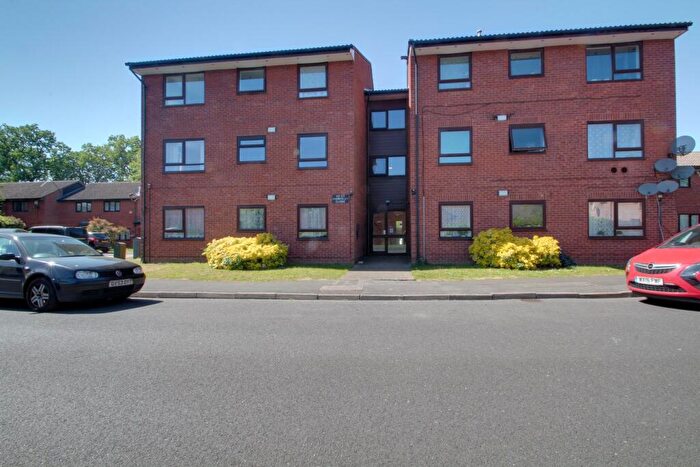 1 Bedroom Apartment To Rent In Kimberley Close, Langley, SL3