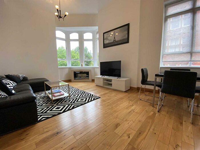 2 Bedroom Apartment To Rent In Whitworth House, Whitworth Street, M1