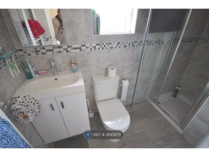 4 Bedroom Terraced House To Rent In Bonhay Road, Exeter, EX4