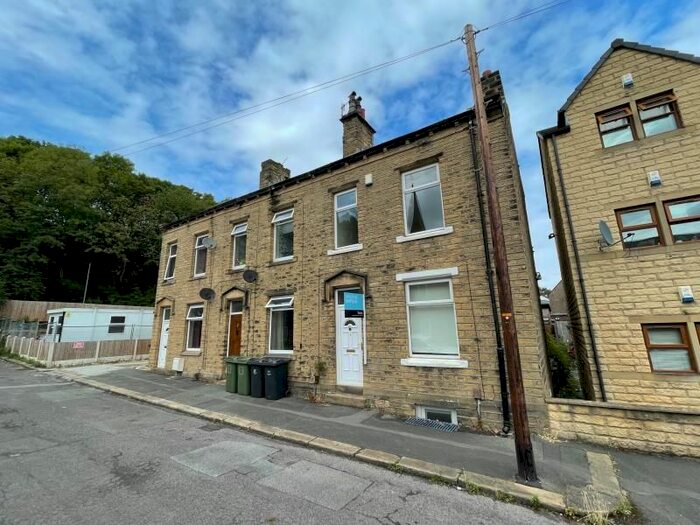 4 Bedroom Terraced House To Rent In Garden Street, Lockwood, Huddersfield, HD1