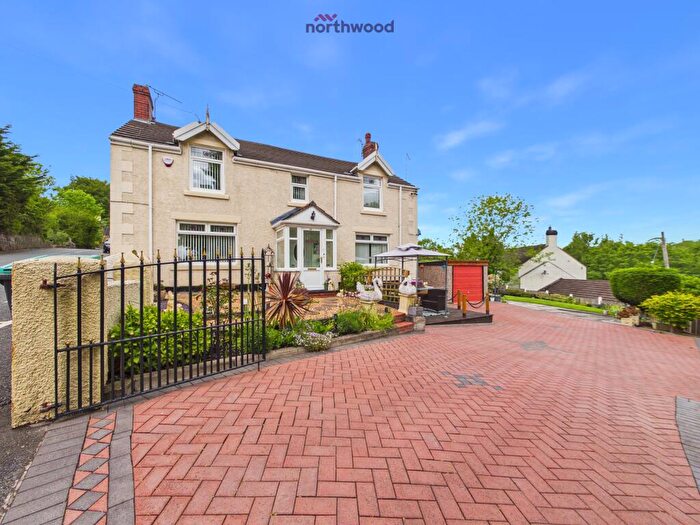 3 Bedroom Detached House For Sale In Coed Y Felin Road, Wrexham, LL11