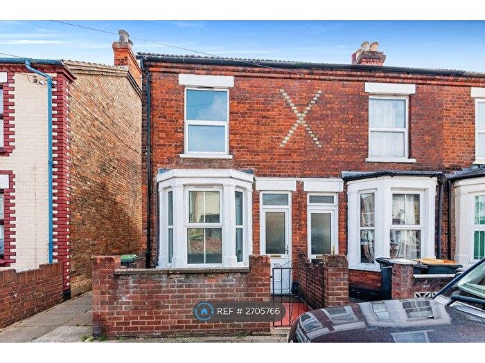 2 Bedroom Terraced House To Rent In Fenlake Road, Bedford, MK42