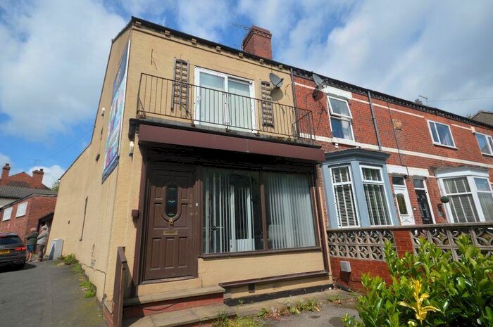 3 Bedroom End Of Terrace House To Rent In Wakefield Road, Pontefract, WF8