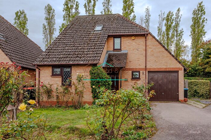 3 Bedroom Detached House For Sale In Bernay Gardens, Milton Keynes, MK15