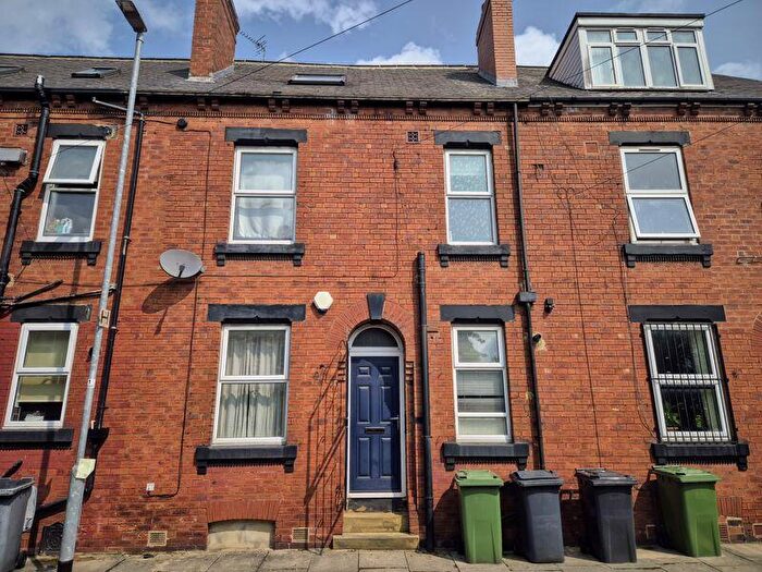 2 Bedroom Terraced House For Sale In Beulah View, Leeds, LS6