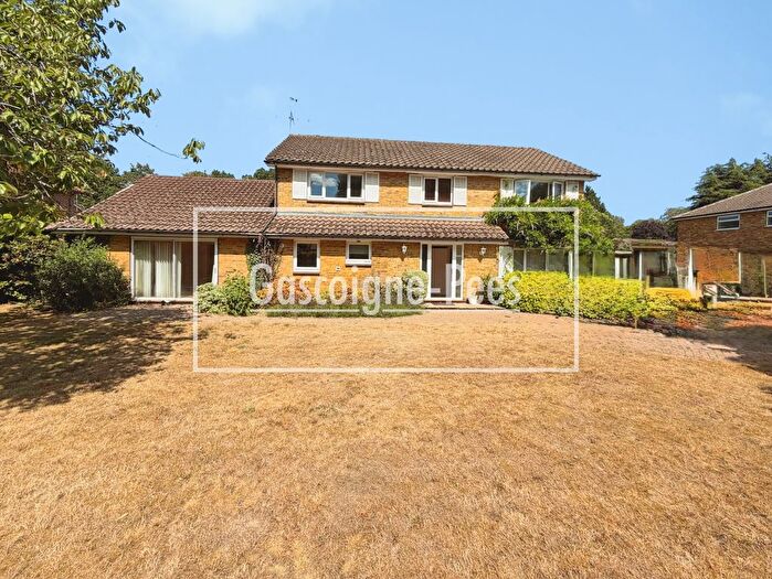 5 Bedroom Property To Rent In Milner Drive, Cobham, KT11