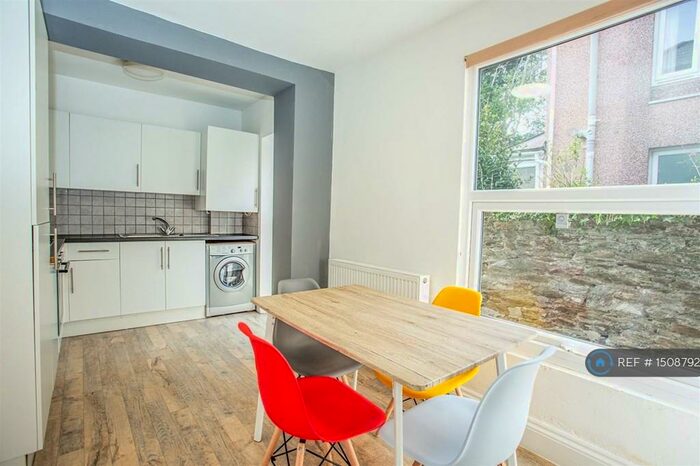 5 Bedroom Terraced House To Rent In Clifton Place, Plymouth, PL4