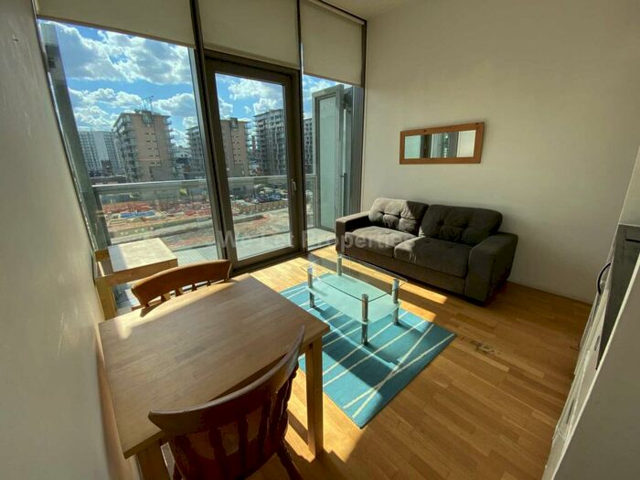 Apartment To Rent In Abito, Greengate, M3
