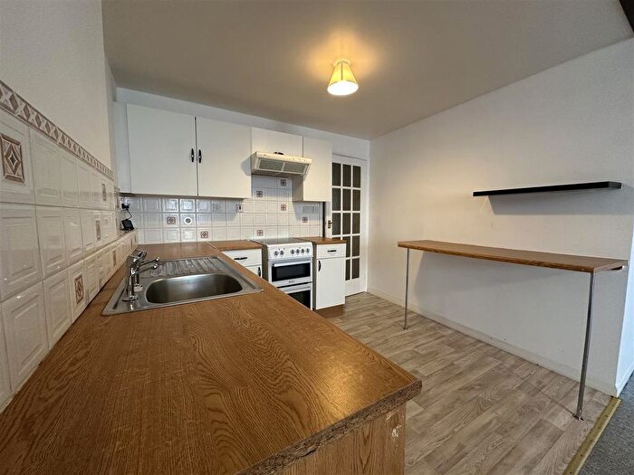 2 Bedroom Flat To Rent In Fore Street, Brixham, TQ5