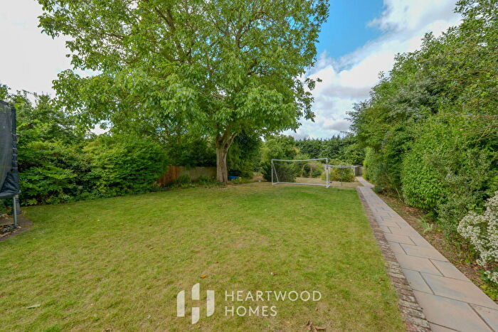 4 Bedroom Detached House For Sale In London Road, St. Albans, AL1