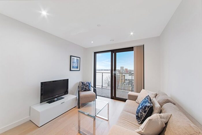 1 Bedroom Flat To Rent In Horizons Tower, Yabsley Street, Canary Wharf, London, E14