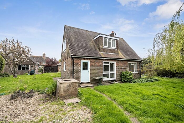 3 Bedroom Detached House For Sale In Farm Lane, Nutbourne, PO18