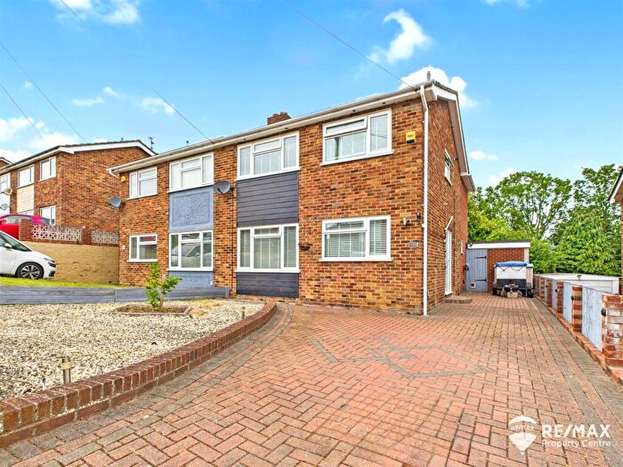 4 Bedroom Semi-Detached House For Sale In The Vineway, Harwich, CO12