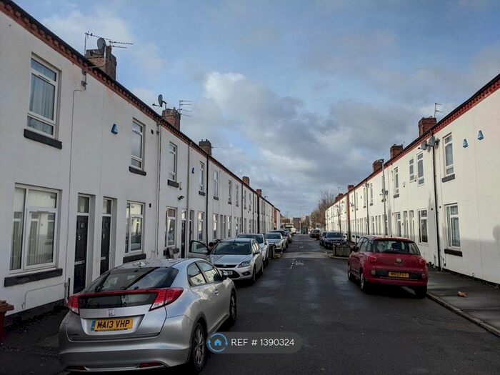 2 Bedroom Terraced House To Rent In Canada Street, Manchester, M40
