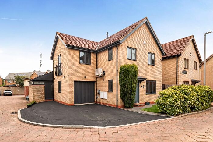 4 Bedroom Detached House For Sale In Goodrington Place, Broughton, MK10