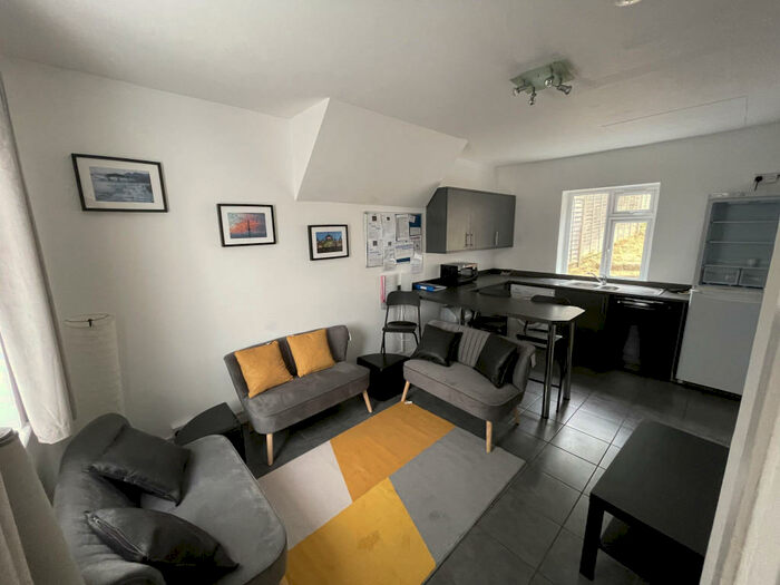 5 Bedroom Detached House To Rent In Colbourne Avenue, Brighton, BN2