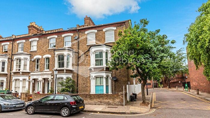 3 Bedroom Flat To Rent In Fairbridge Road, Archway, London, N19