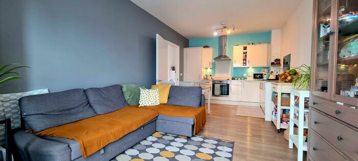 2 Bedroom Apartment To Rent In Town Centre, Hatfield, AL10