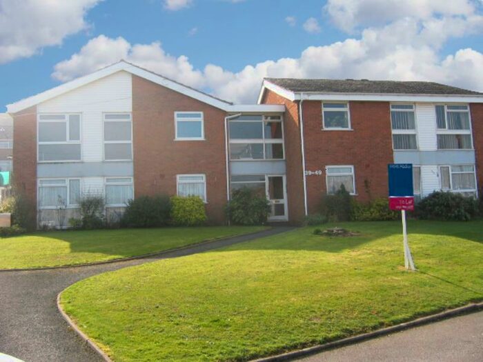 2 Bedroom Apartment To Rent In Fairmile Road, Halesowen, West Midlands, B63