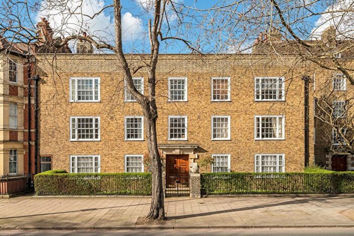 3 Bedroom Flat To Rent In Kennington Lane, Kennington, SE11