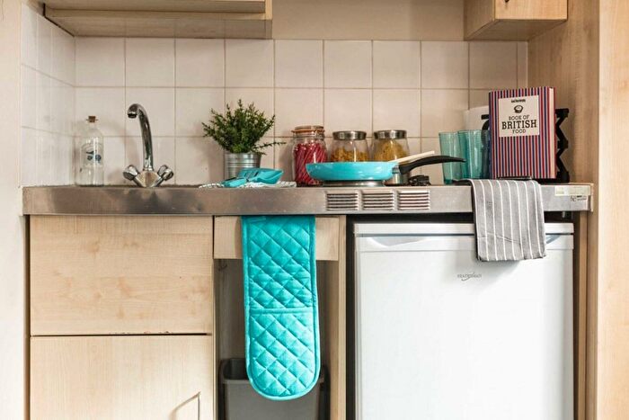 Studio To Rent In Creek Road, London, SE8