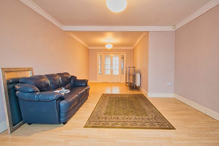 4 Bedroom Semi-detached House To Rent In Clare Road, Stanwell, TW19