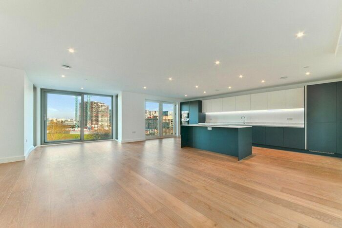 3 Bedroom Flat To Rent In 35, Galvin House West Parkside SE10