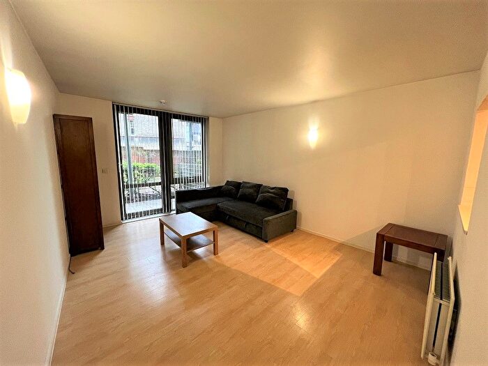 2 Bedroom Flat For Sale In Clapham Road, Stockwell, SW9