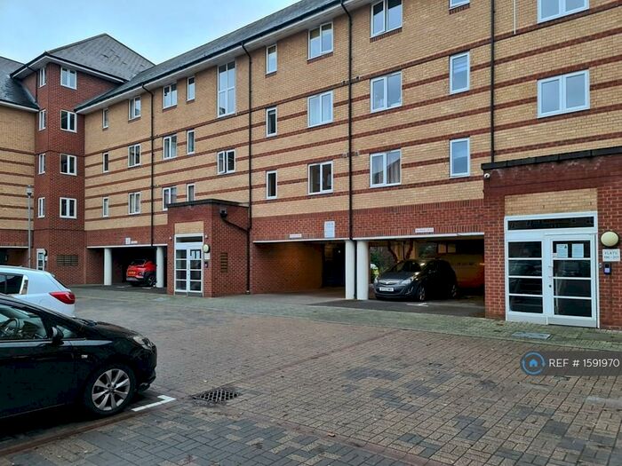 2 Bedroom Flat To Rent In Scotney Gardens, Maidstone, ME16