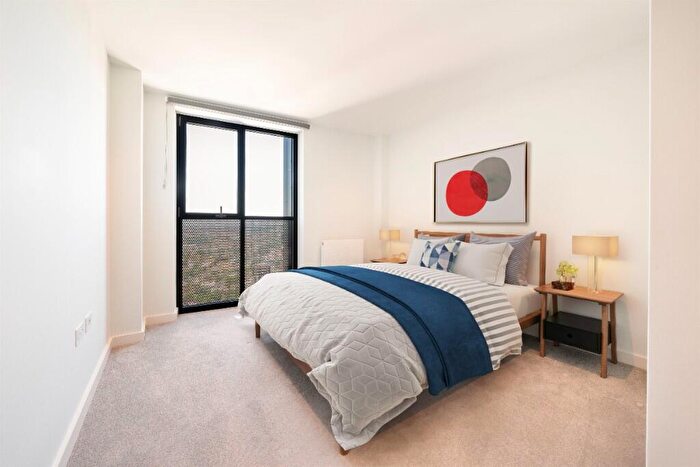 2 Bedroom Apartment To Rent In George Street, Croydon, London, CR0