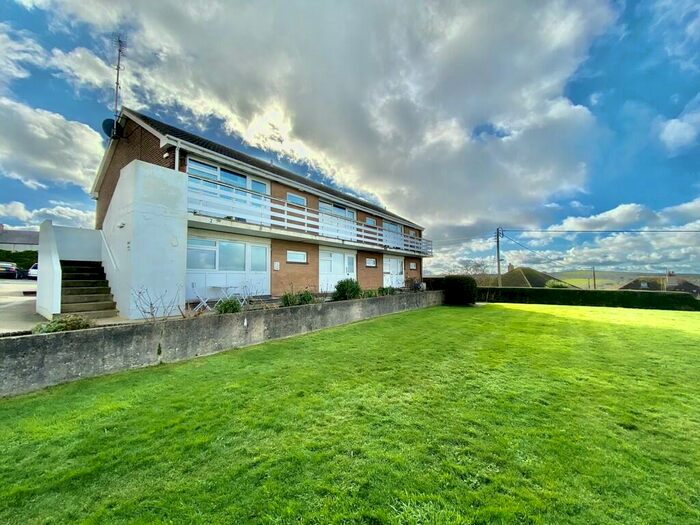 2 Bedroom Ground Flat To Rent In Stratton Road, Bude, EX23