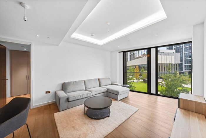 2 Bedroom Flat To Rent In Carnation Way, London, SW8