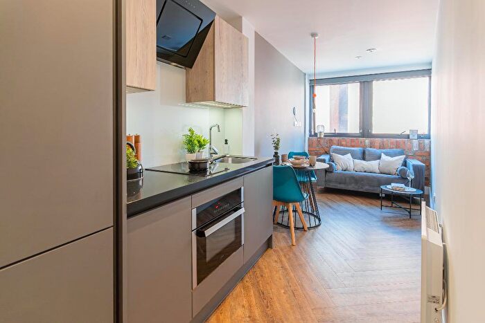 2 Bedroom Apartment To Rent In Cross Street, Manchester, M3