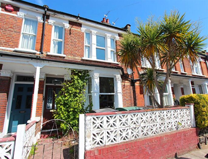 3 Bedroom Terraced House To Rent In Fairfax Road, Hornsey, N8