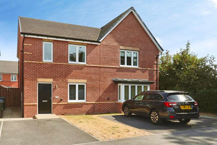 3 Bedroom Semi-Detached House For Sale In Shield Close, Hatfield, Doncaster, DN7