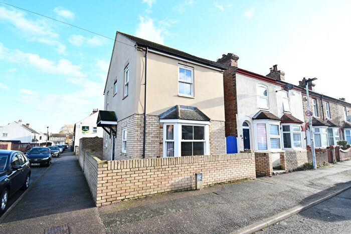2 Bedroom Detached House For Sale In Cater Street, Kempston, Bedford, MK42