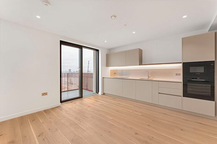 Studio For Sale In Peninsula Gardens, Greenwich Peninsula, London, SE10