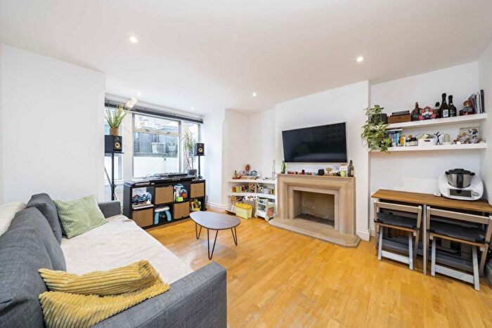 2 Bedroom Flat For Sale In Iverson Road, West Hampstead, NW6