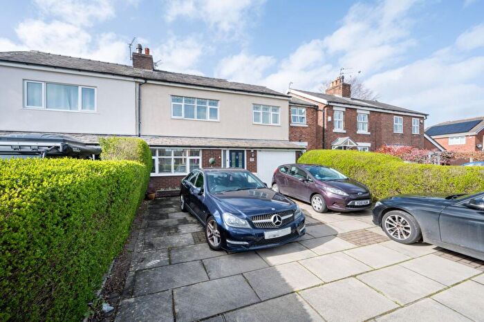 4 Bedroom Semi-Detached House For Sale In Moss Lane, Burscough, L40