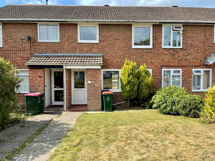 3 Bedroom Property To Rent In Stirrup Way, Crawley, RH10