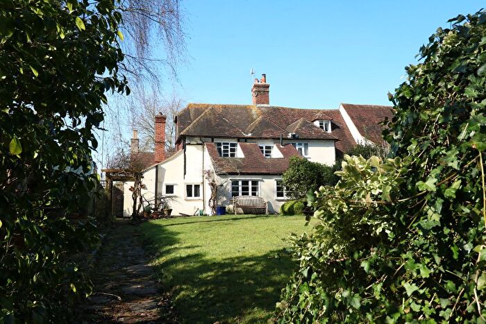 4 Bedroom Town House For Sale In Staplehurst, Kent, TN12