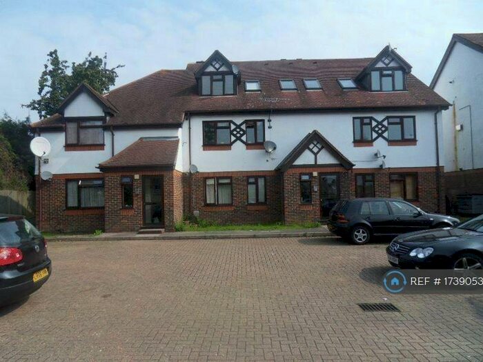 2 Bedroom Flat To Rent In Hazelwood Close, Harrow, HA2