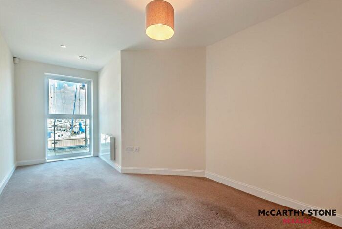 1 Bedroom Apartment For Sale In Viewpoint, Harbour Road, Gosport, PO12